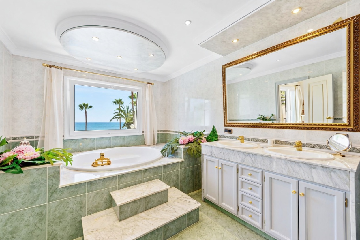 Chalet avec accès direct à la plage à Estepona — Sanitaires
