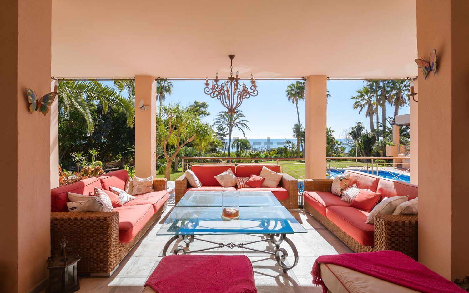 Chalet com acesso direto à praia em Estepona