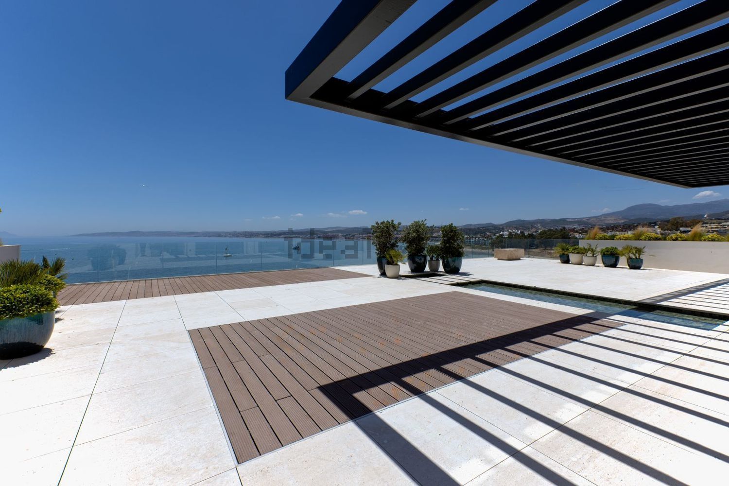 Duplex em primeira linha de praia em Estepona