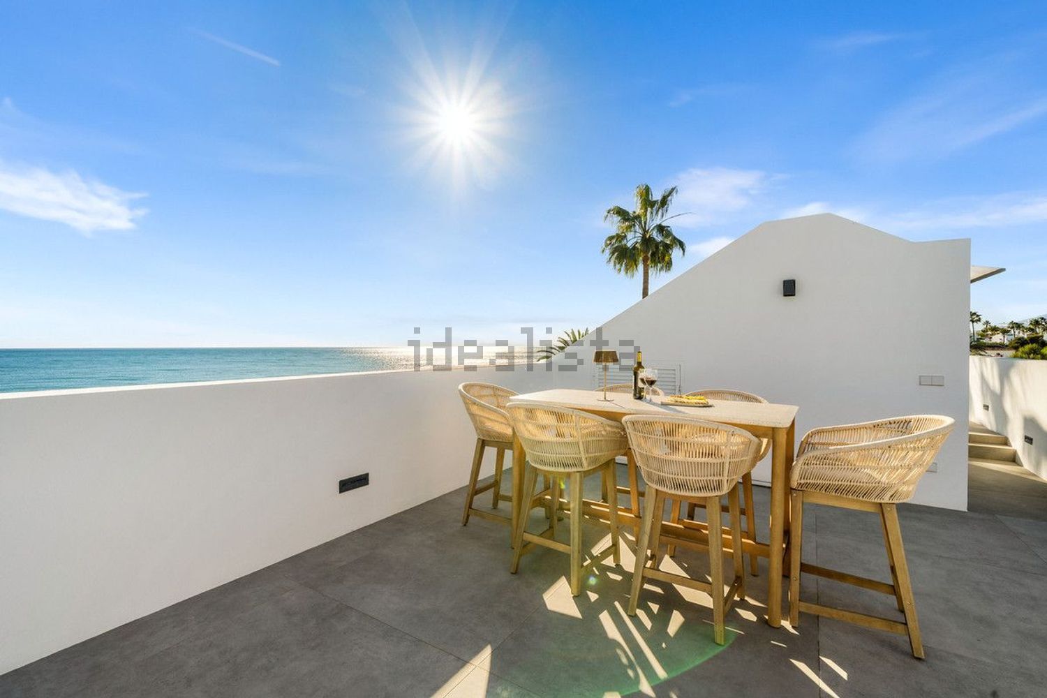 Chalet with direct beach access in Estepona — Sea terrace