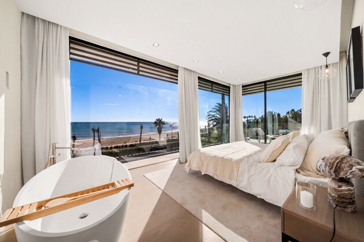 Chalet avec accès direct à la plage à Estepona — Chambre