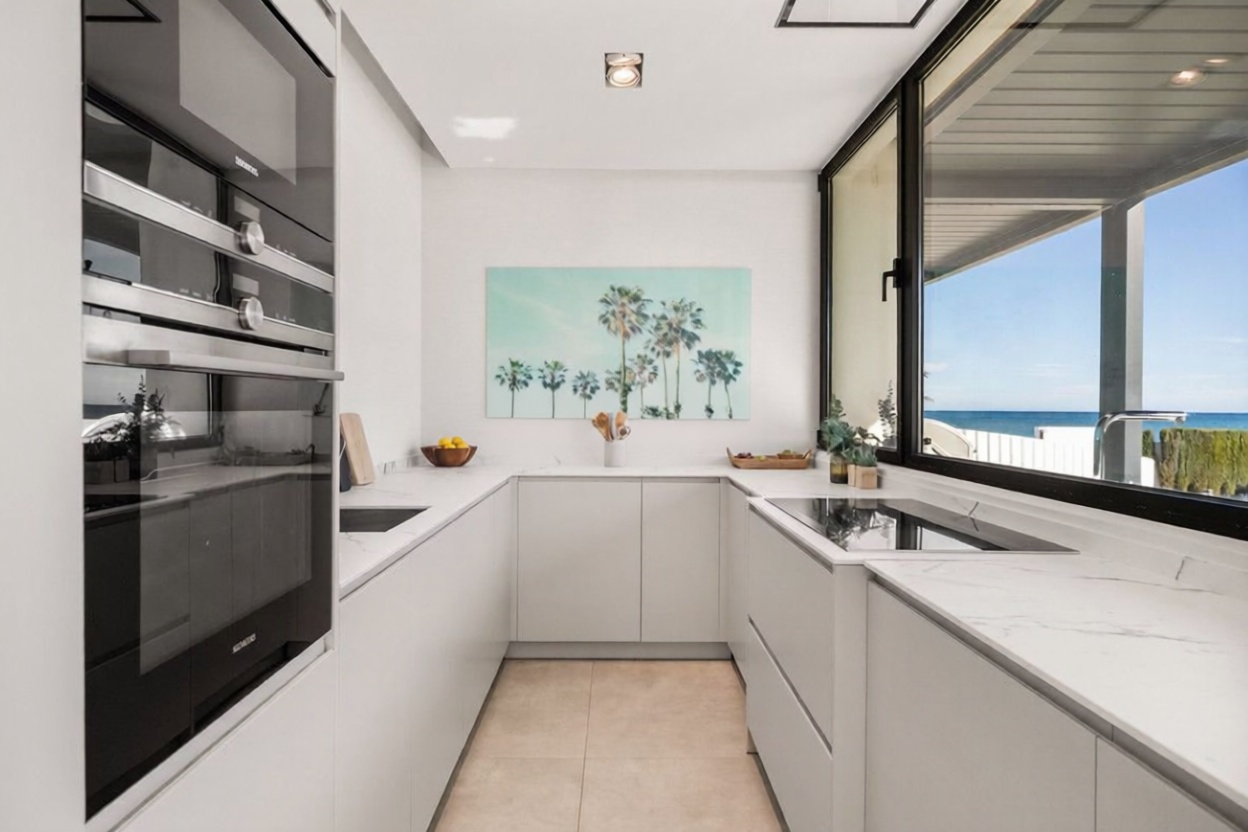Chalet avec accès direct à la plage à Estepona — Cuisine