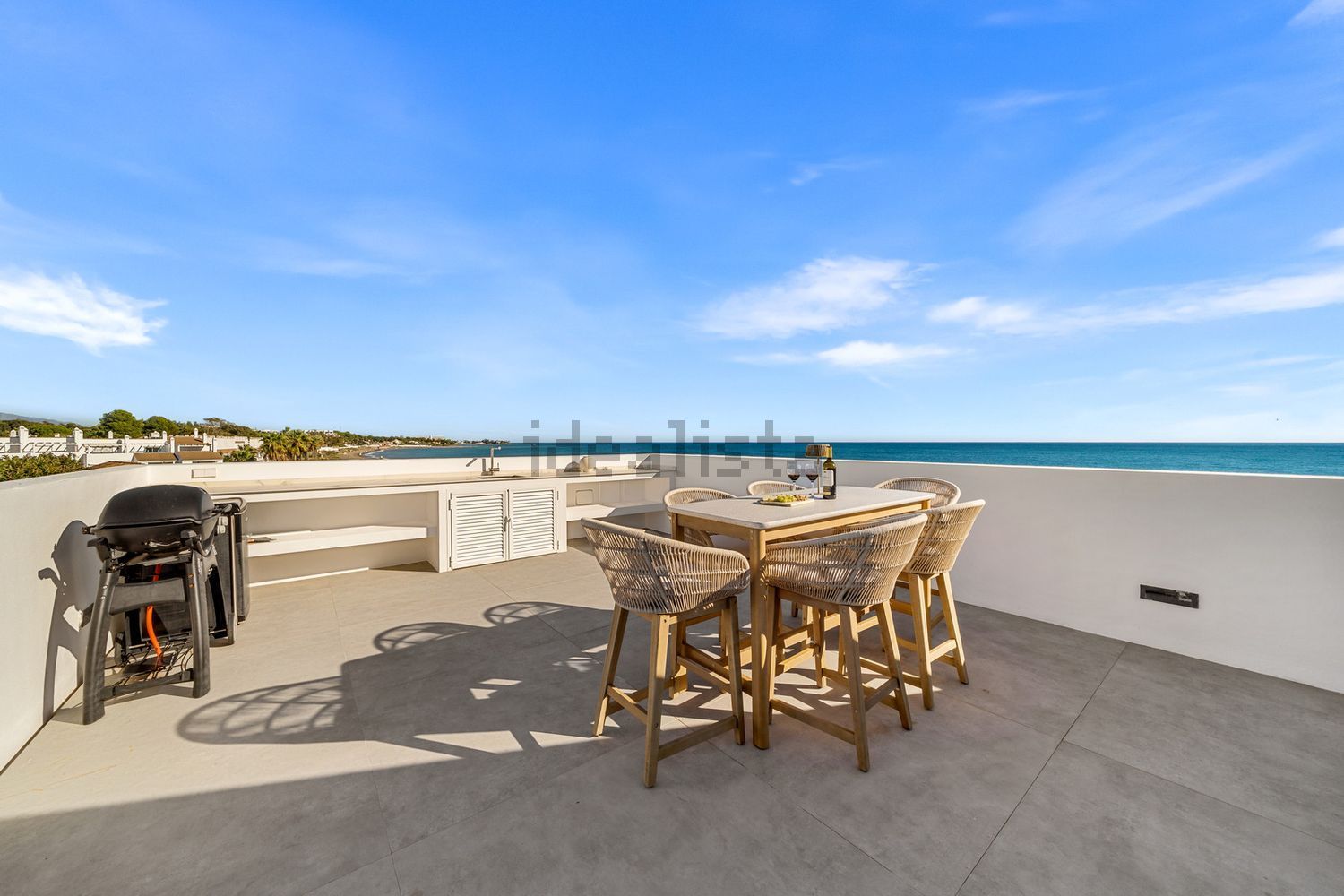 Chalet avec accès direct à la plage à Estepona — Terrasse mer