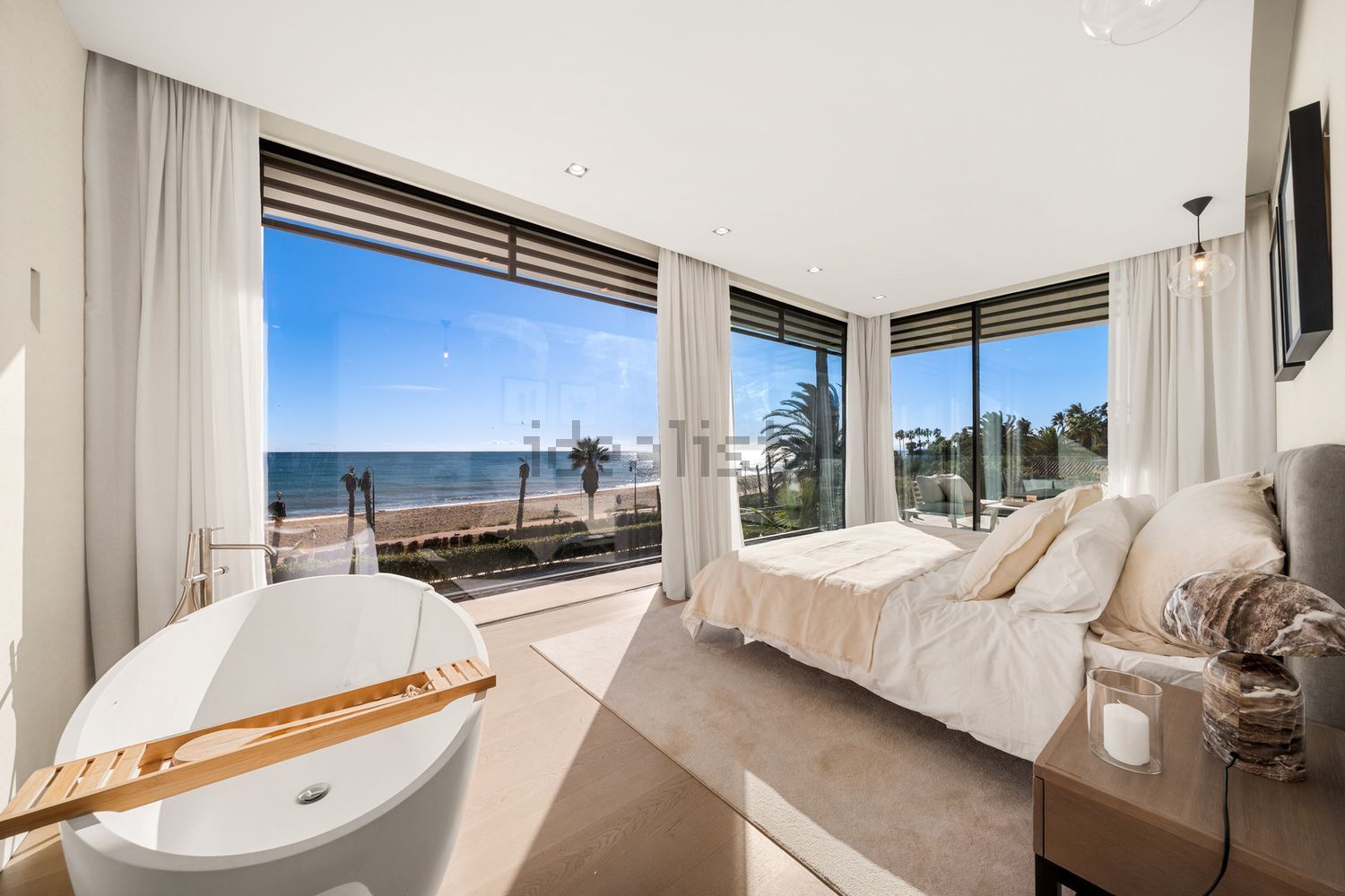 Chalet avec accès direct à la plage à Estepona — Chambre