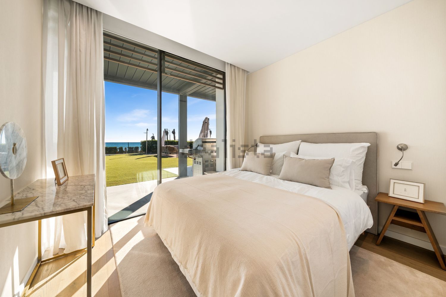 Chalet avec accès direct à la plage à Estepona — Chambre