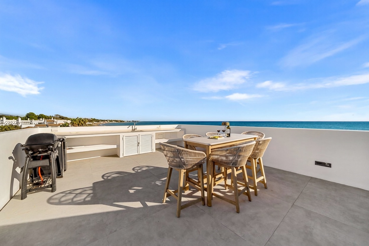 Chalet com acesso direto à praia em Estepona — Terraço mar