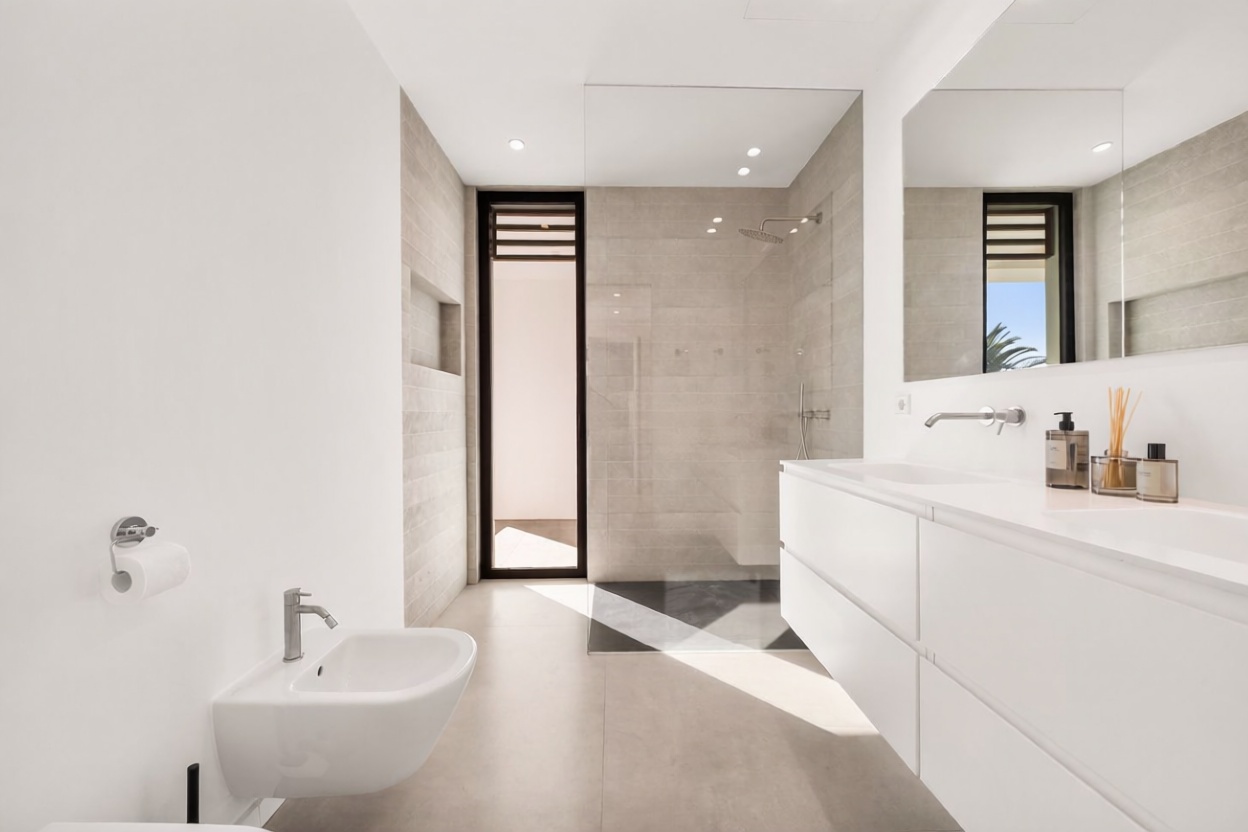 Chalet com acesso direto à praia em Estepona — Casa banho