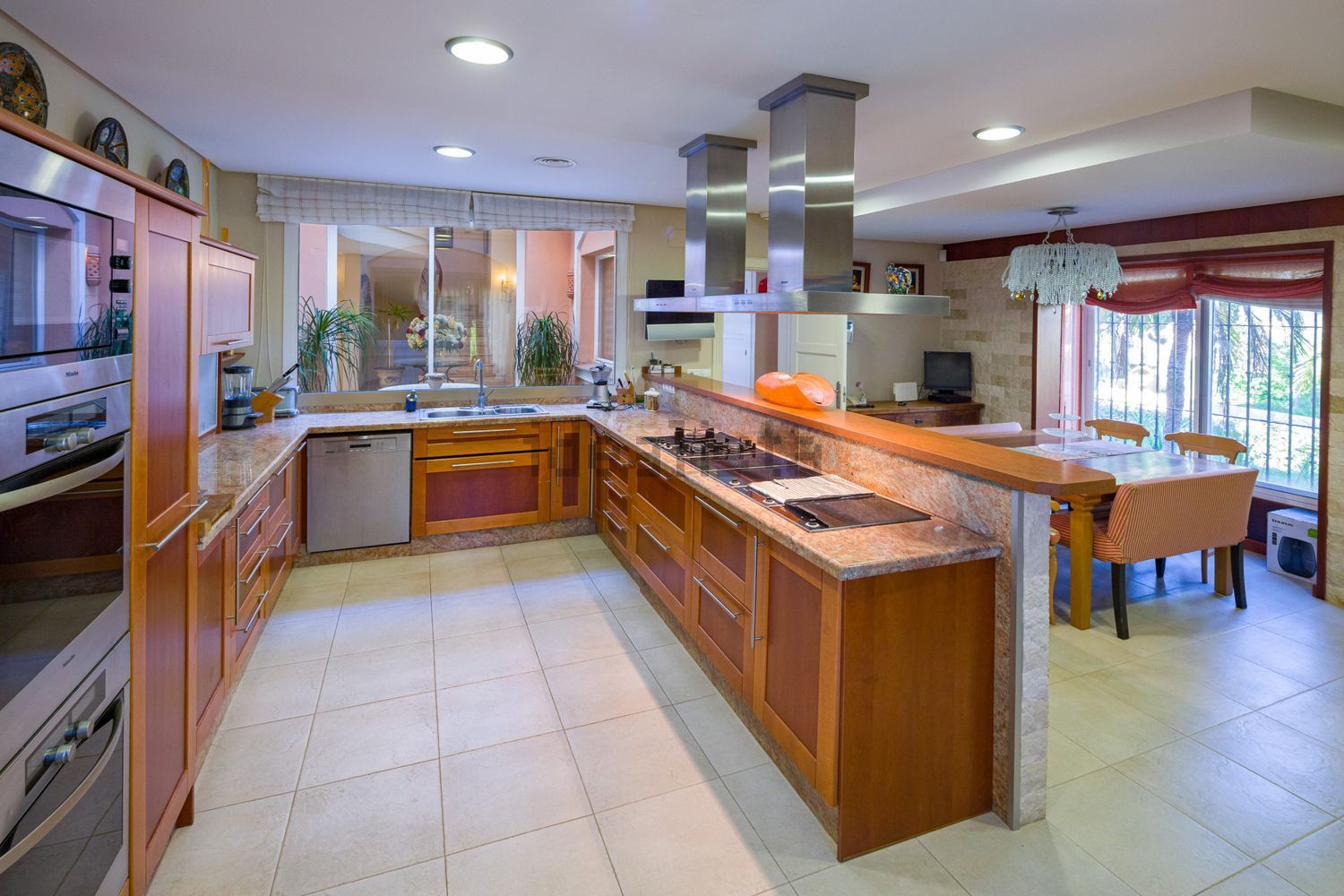 Chalet com acesso direto à praia em Estepona — Cozinha