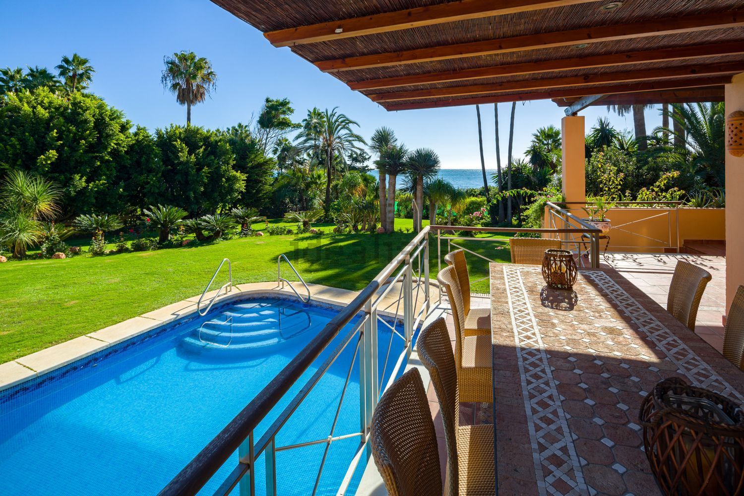 Chalet com acesso direto à praia em Estepona