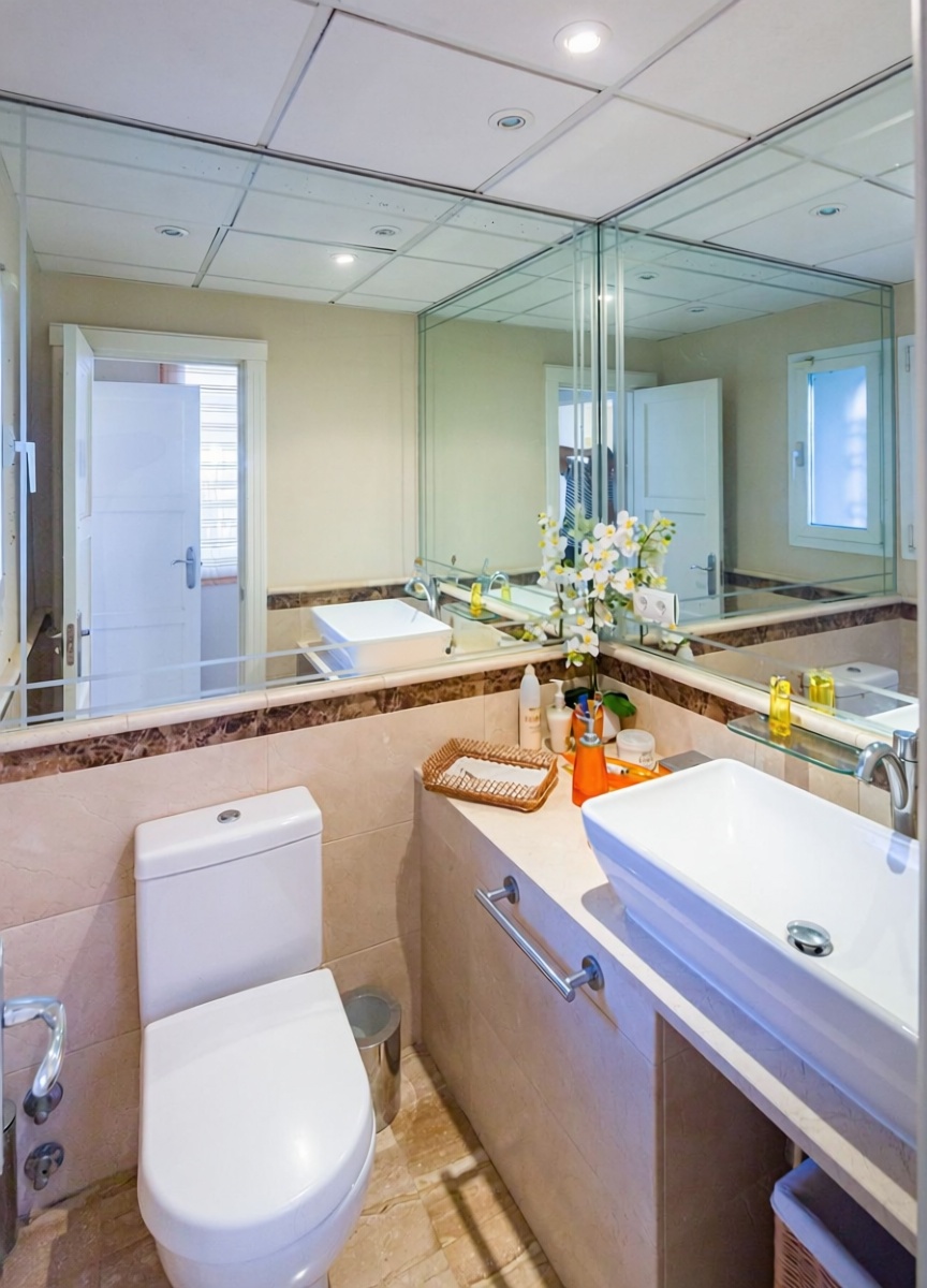 Chalet avec accès direct à la plage à Estepona — Sanitaires