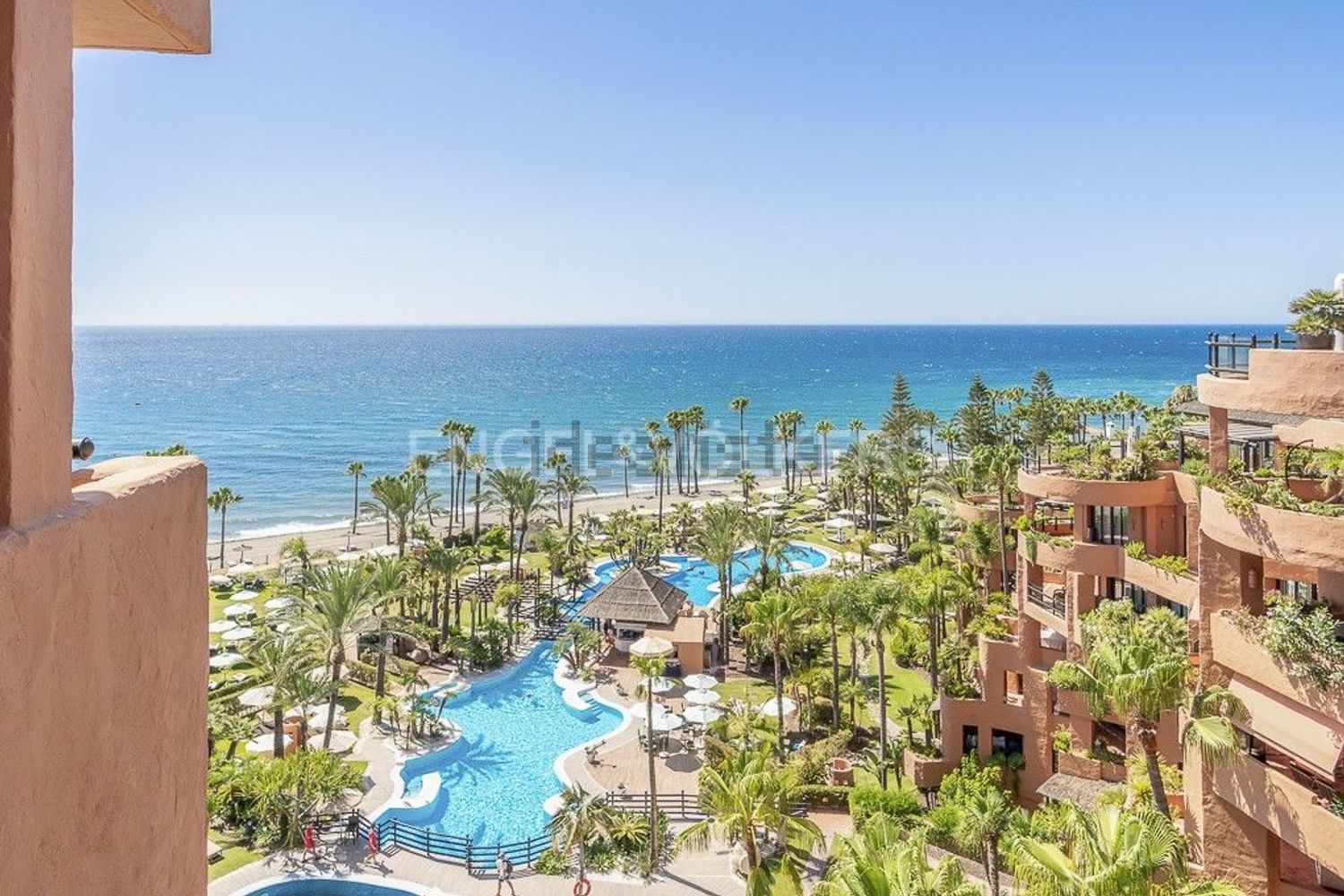 Ático em primeira linha de mar em Estepona — Vista mar