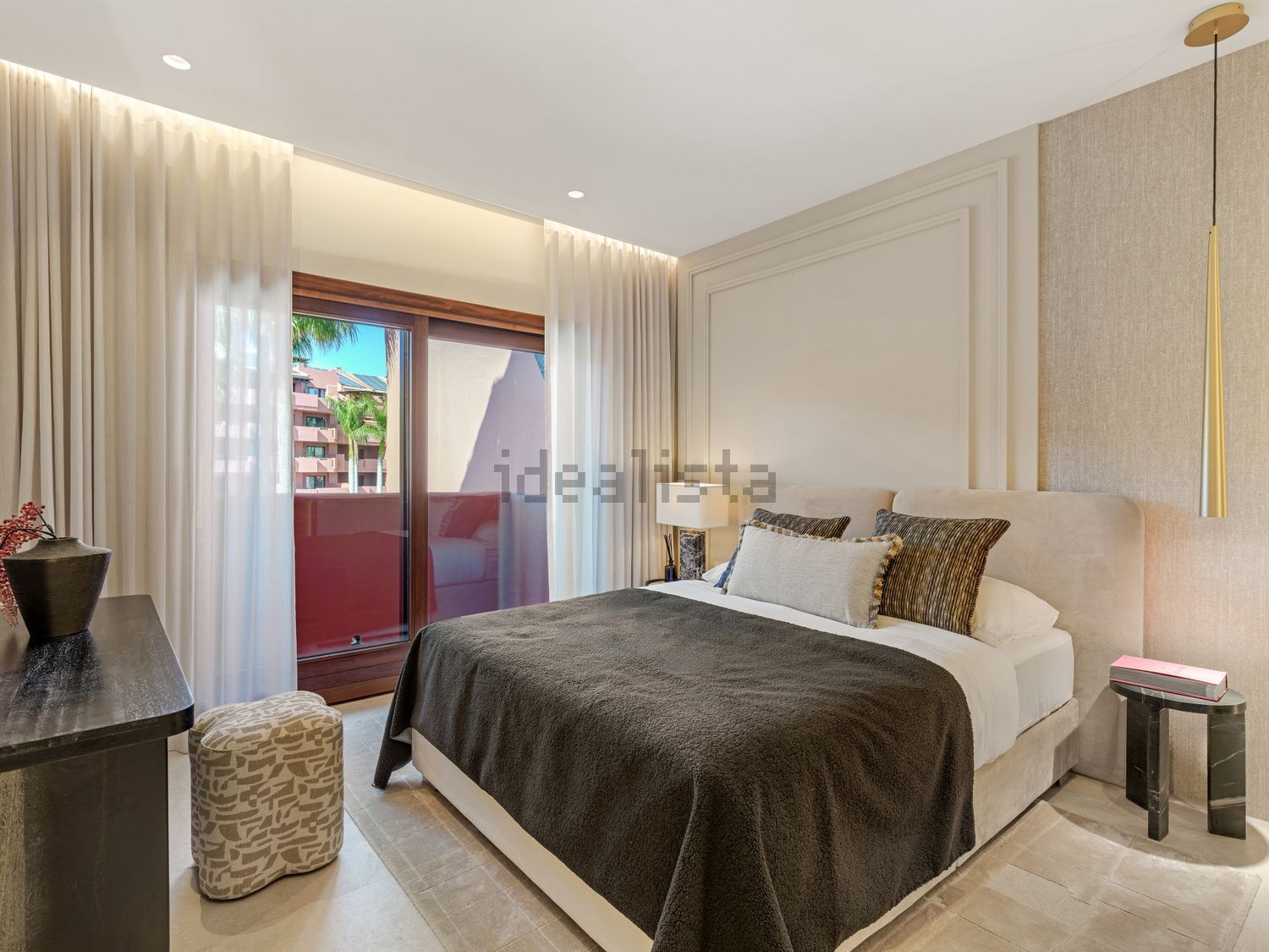 Duplex em primeira linha de praia em Estepona — Quarto