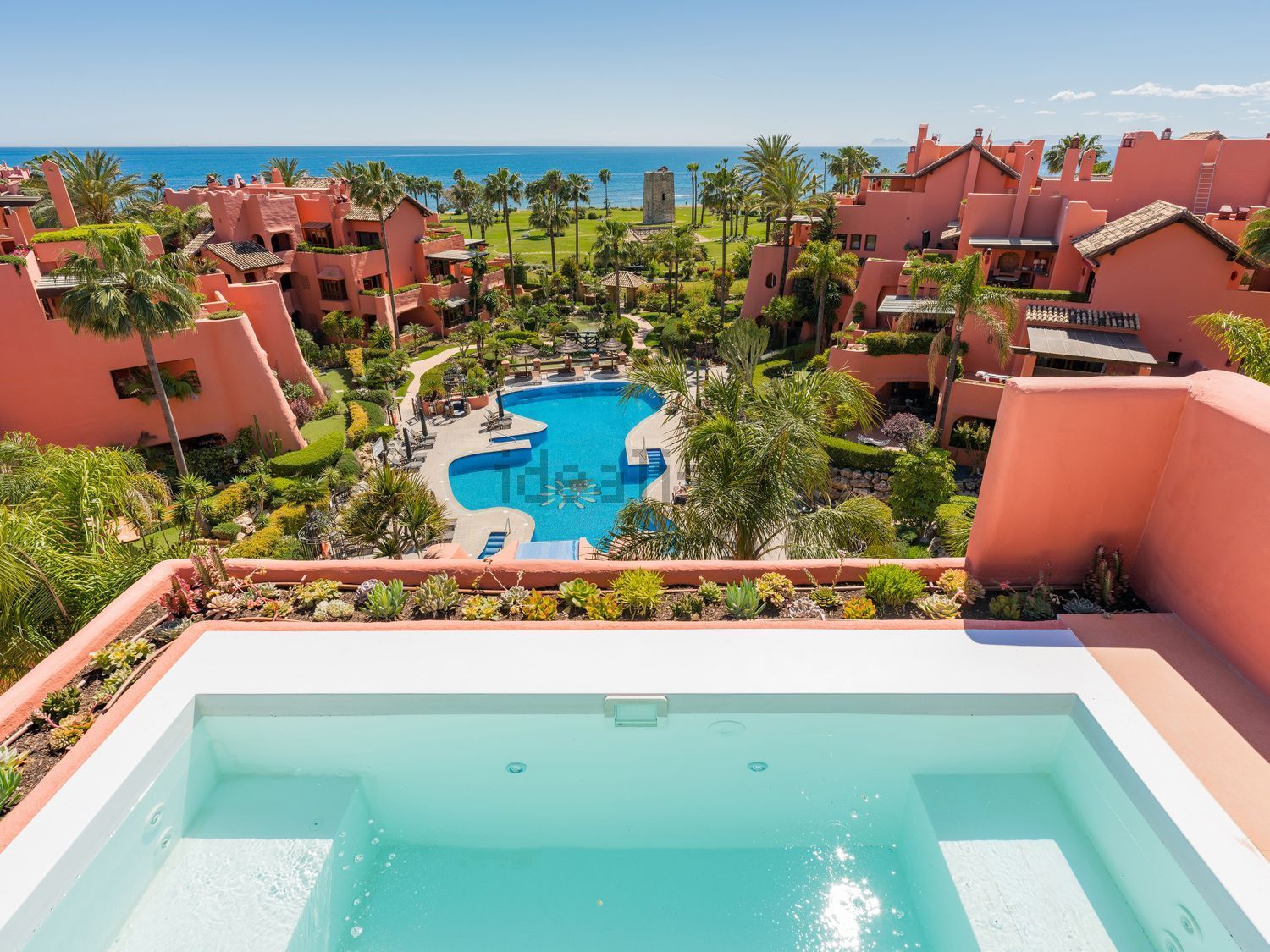 Duplex em primeira linha de praia em Estepona — Vista mar
