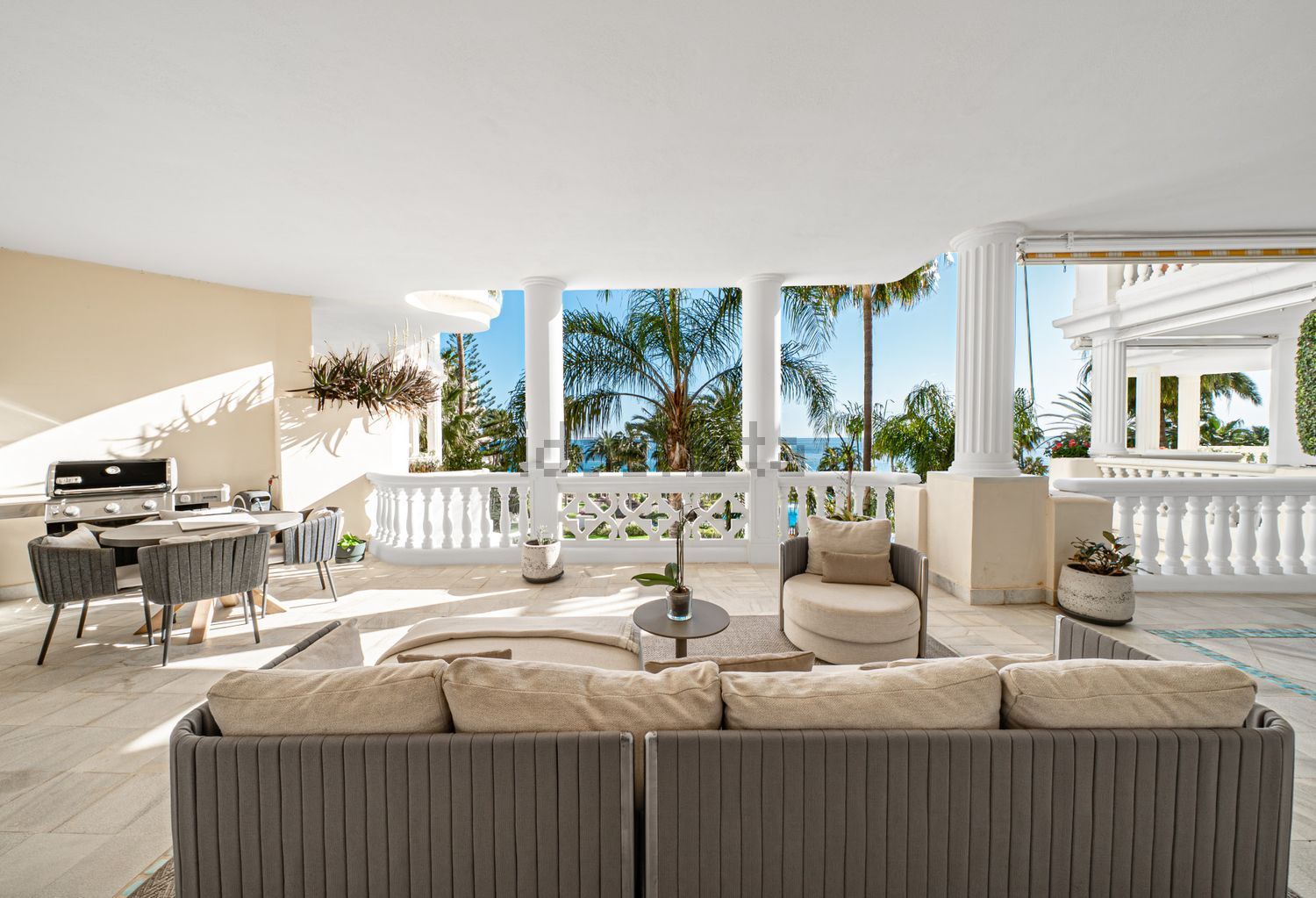 Apartamento em primeira linha de praia em Estepona