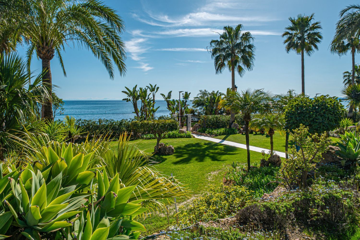 Wohnung in erste Strandlinie in Estepona — Meerblick