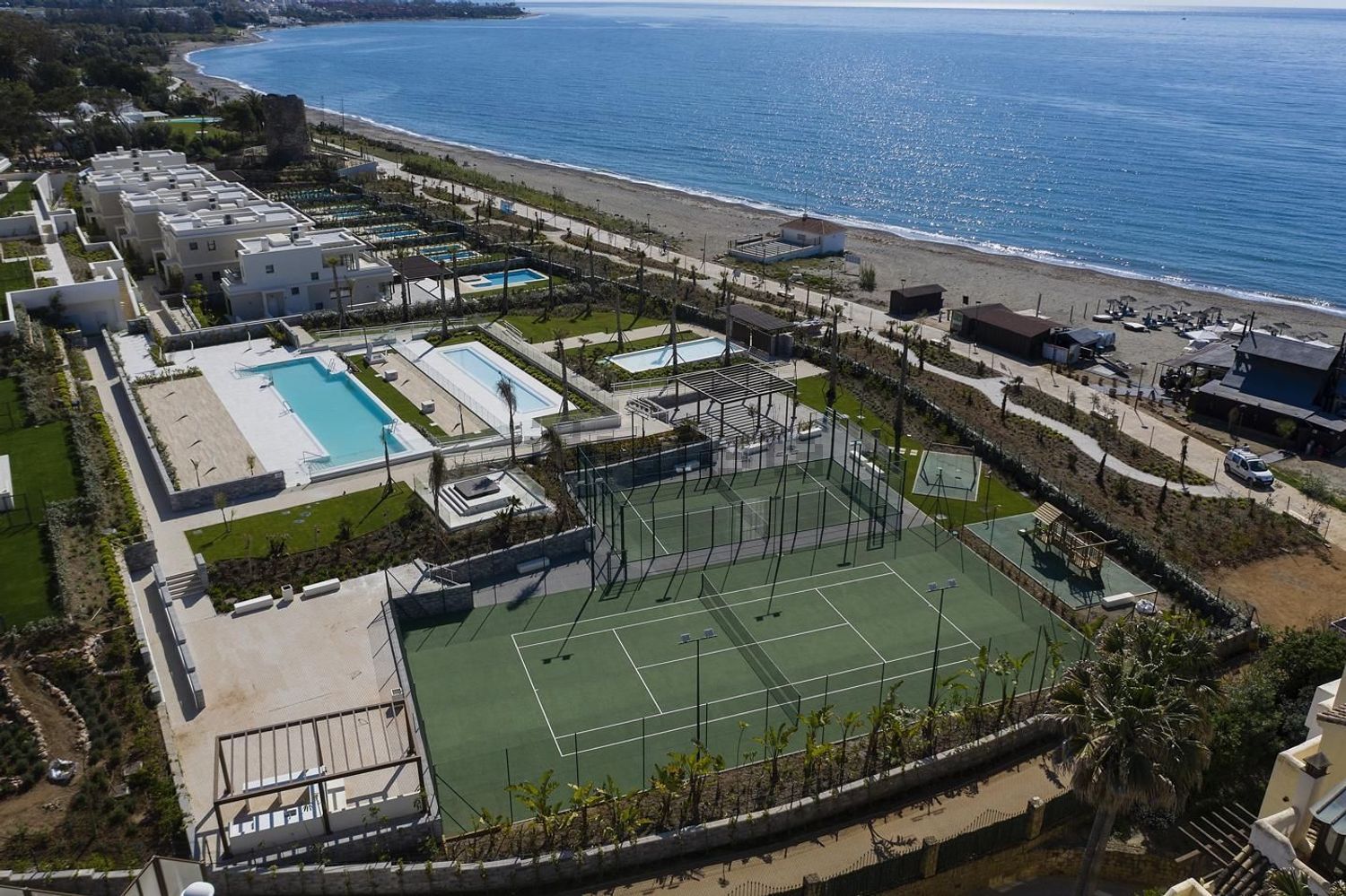 Beachfront flat in Estepona — Sea terrace