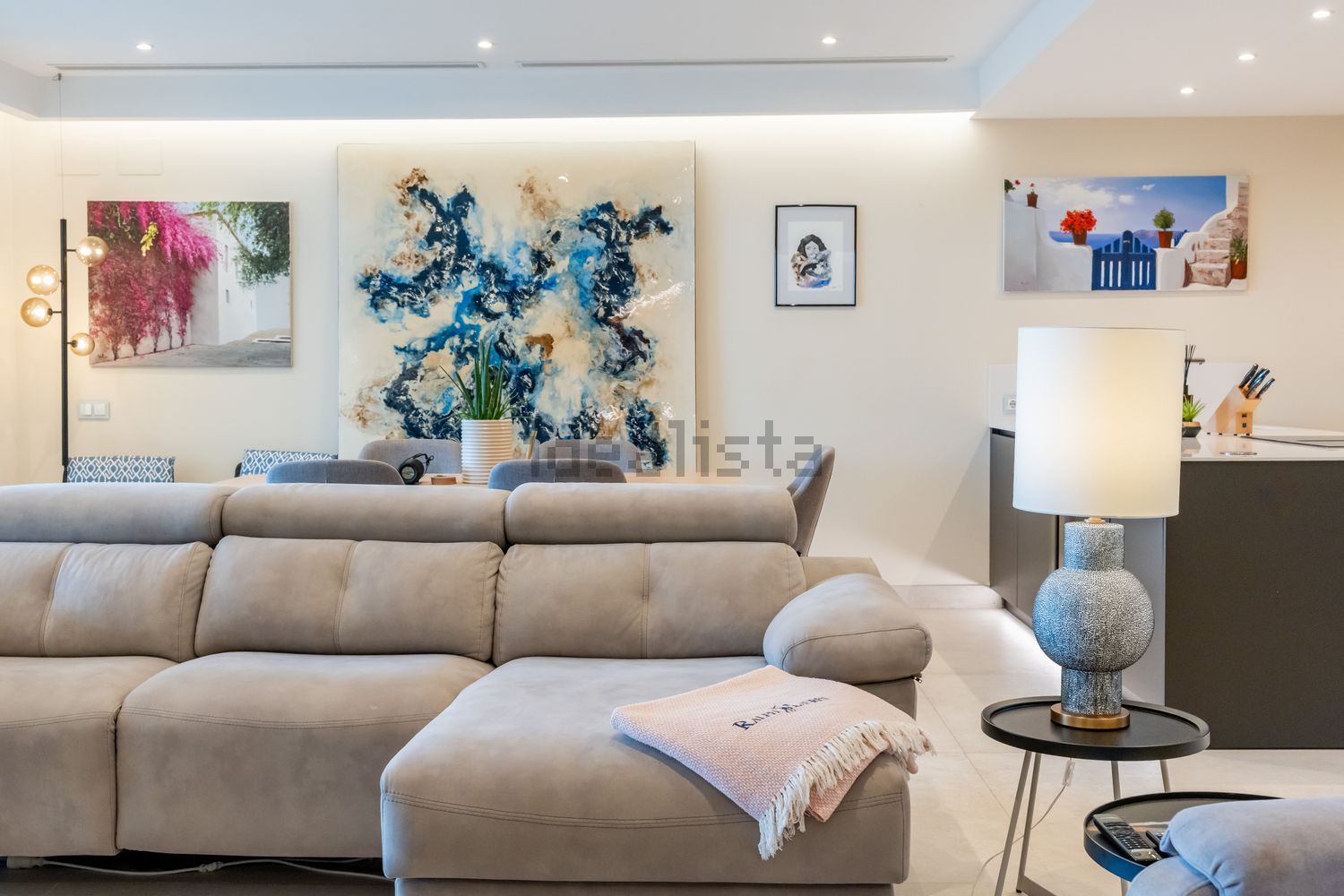 Beachfront flat in Estepona — Bedroom