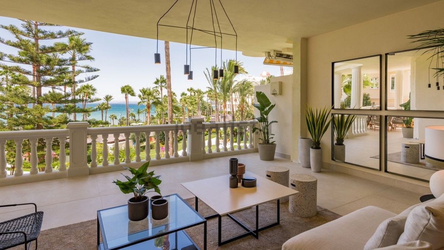 Apartamento em primeira linha de praia em Estepona