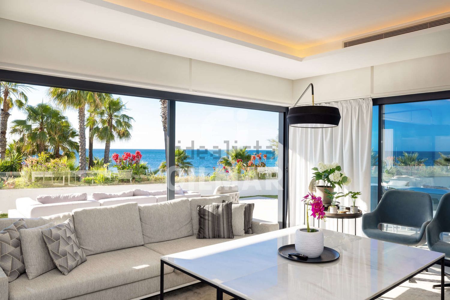 Chalet com acesso direto à praia em Estepona