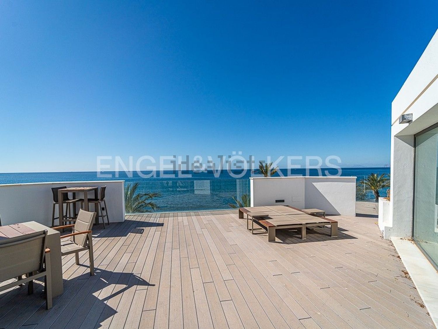Chalet com acesso direto à praia em Estepona