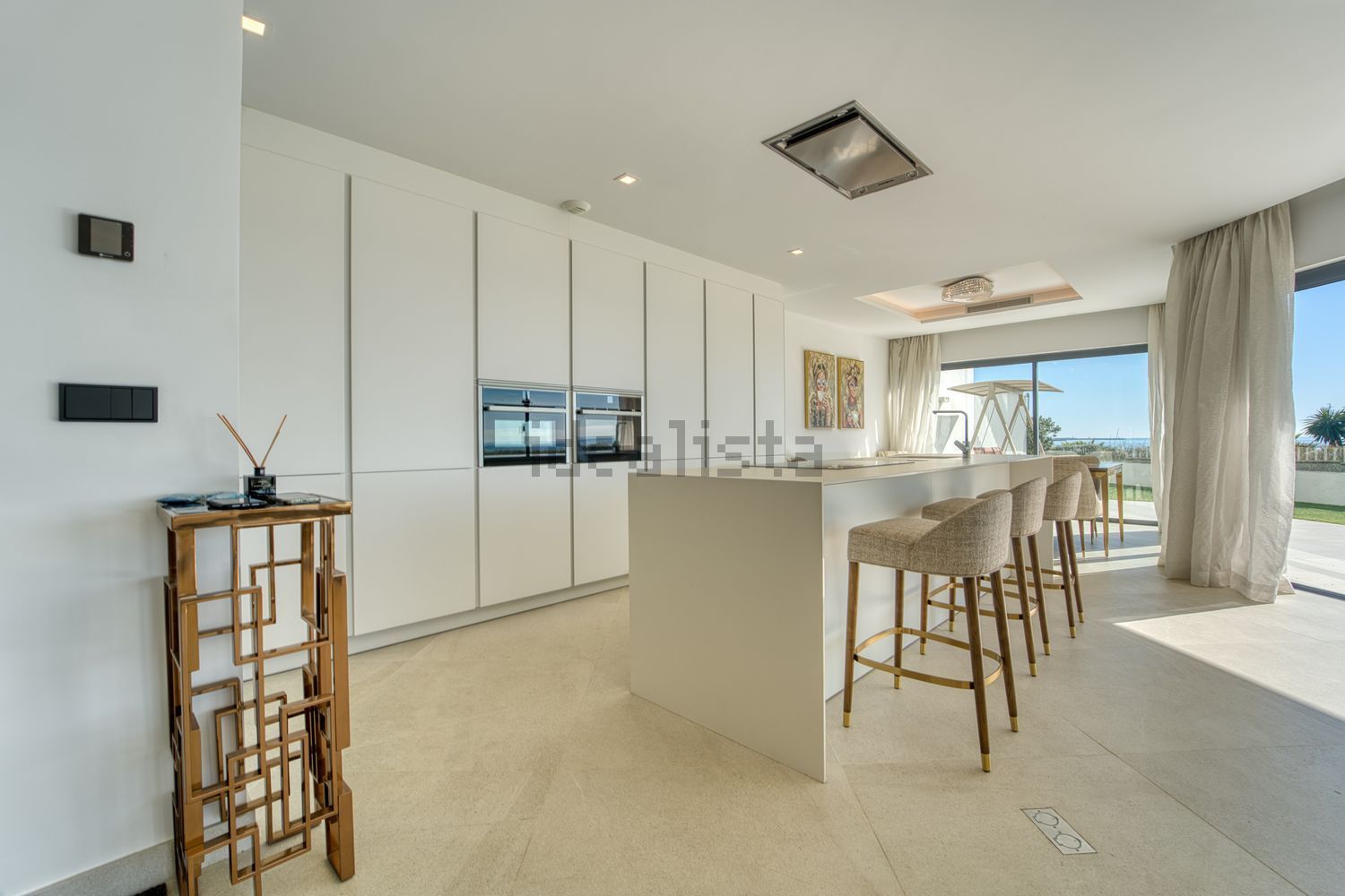 Chalet with direct beach access in Estepona — Kitchen