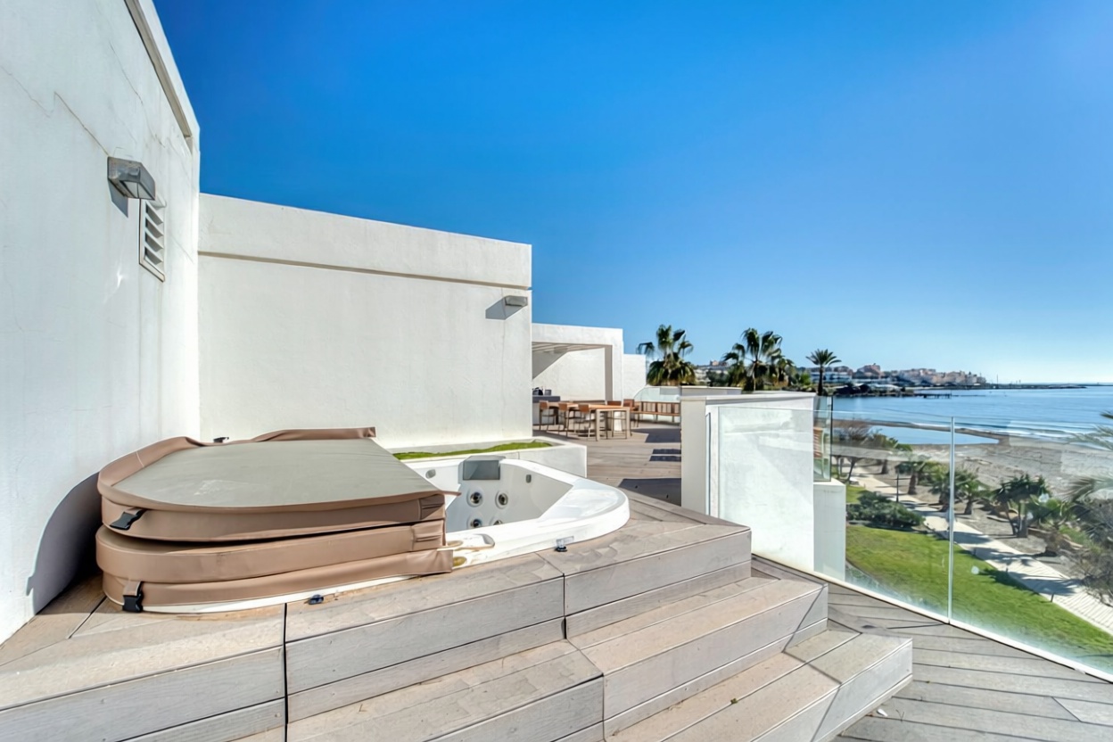 Chalet com acesso direto à praia em Estepona — Terraço mar