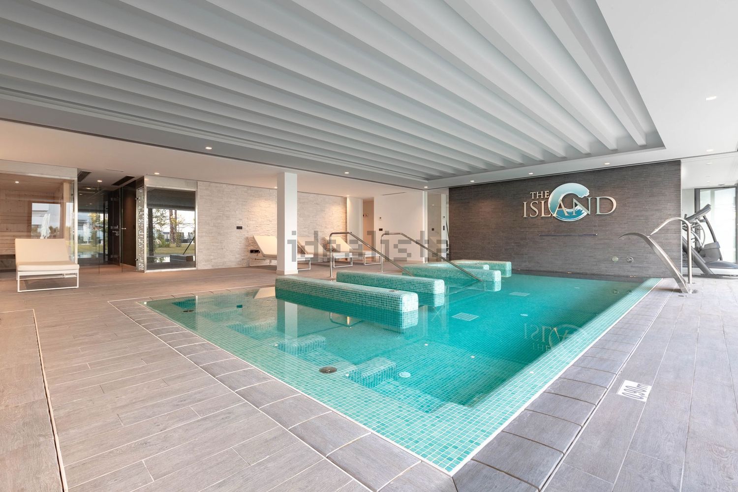 Chalet with direct beach access in Estepona — Pool