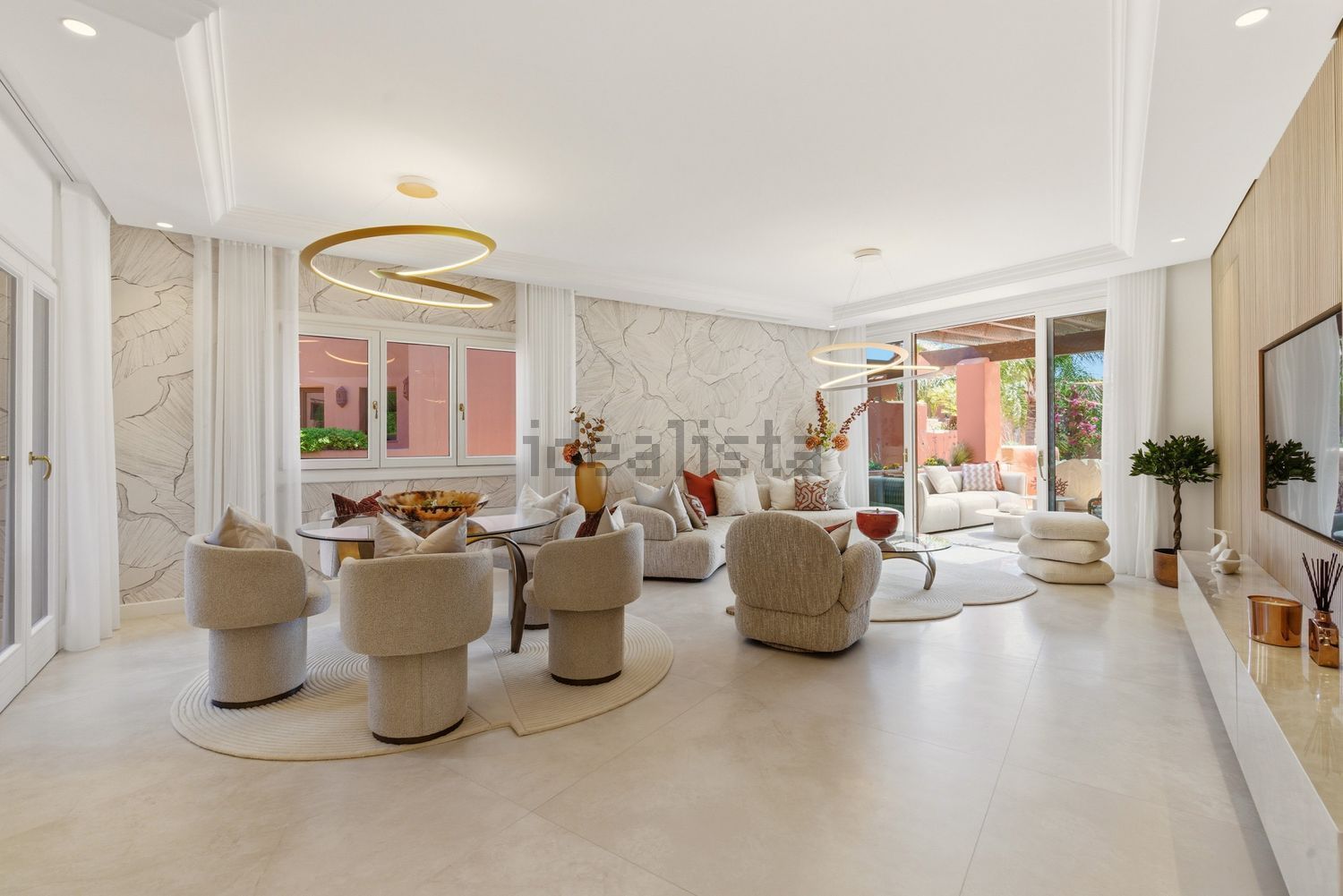 Beachfront duplex in Estepona — Living room