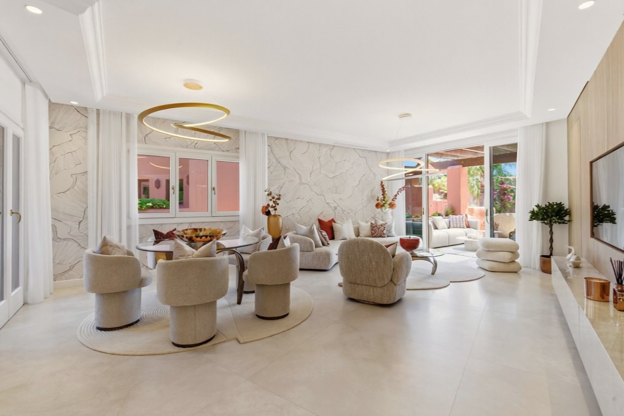 Duplex en première ligne de plage à Estepona — Séjour