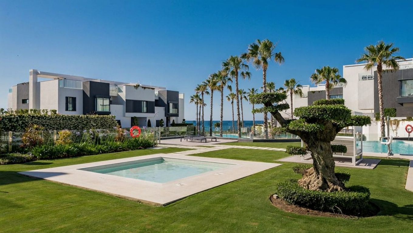 Chalet with direct beach access in Estepona — Garden