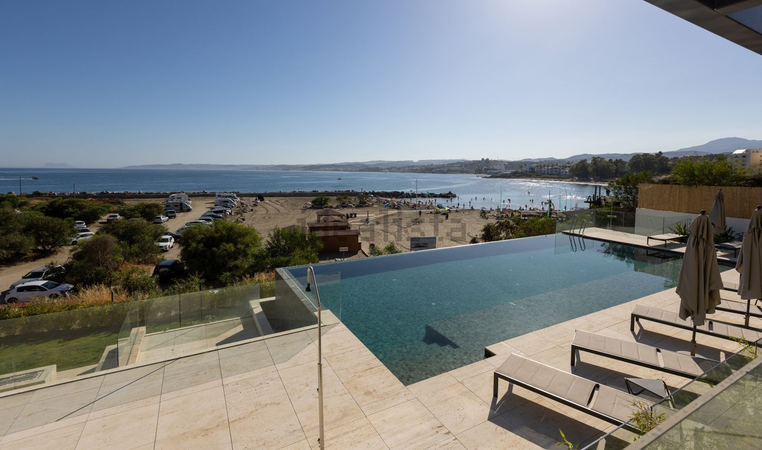 Apartamento em primeira linha de praia em Estepona