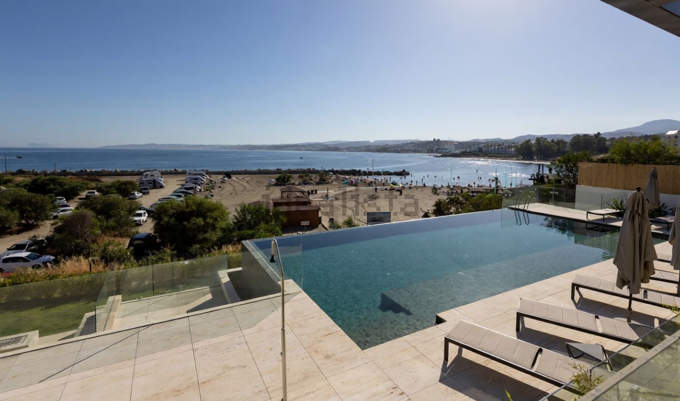 Appartement en première ligne de plage à Estepona