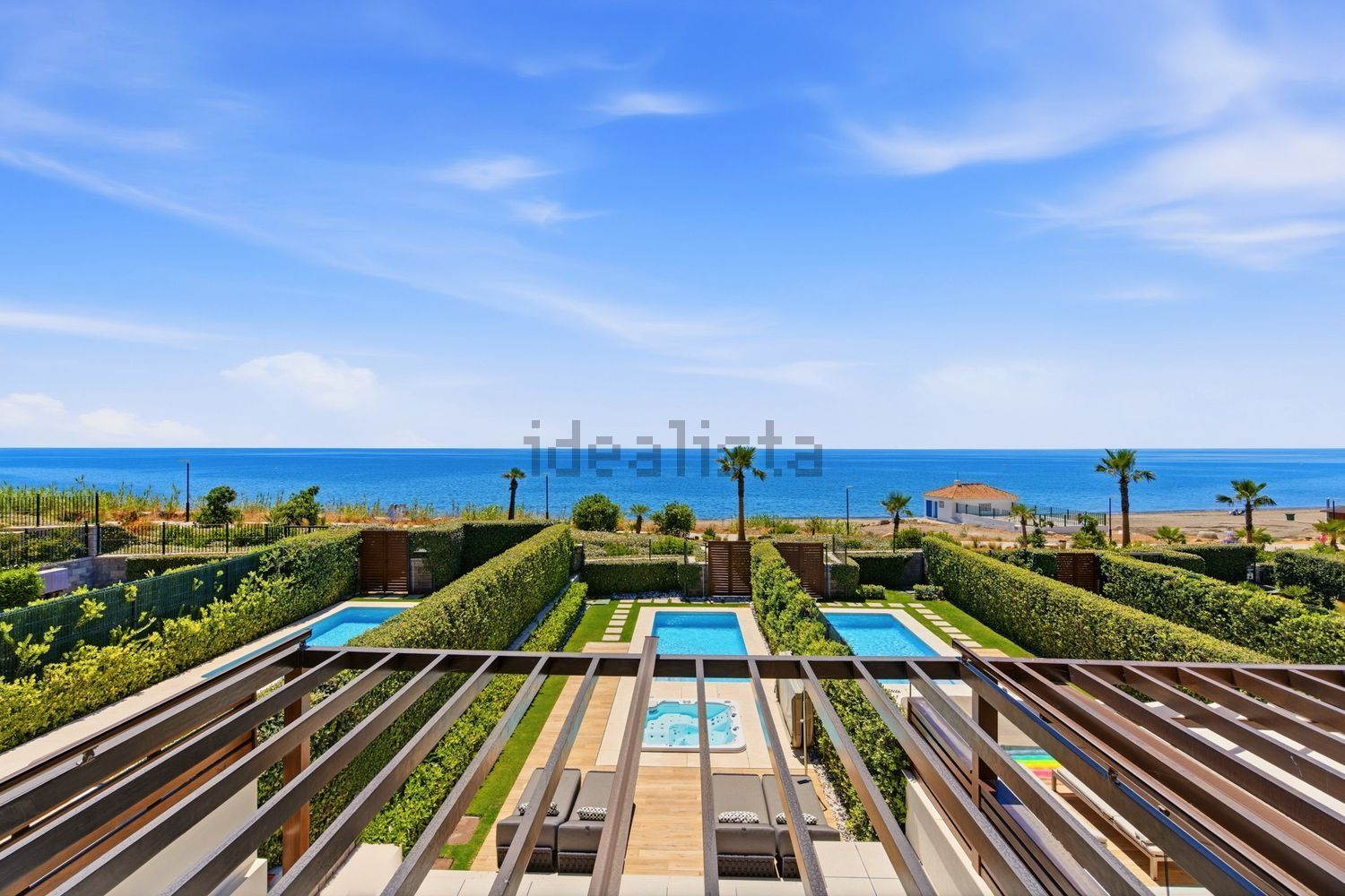 Chalet com acesso direto à praia em Estepona