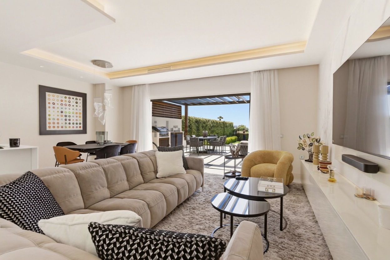 Chalet avec accès direct à la plage à Estepona — Séjour