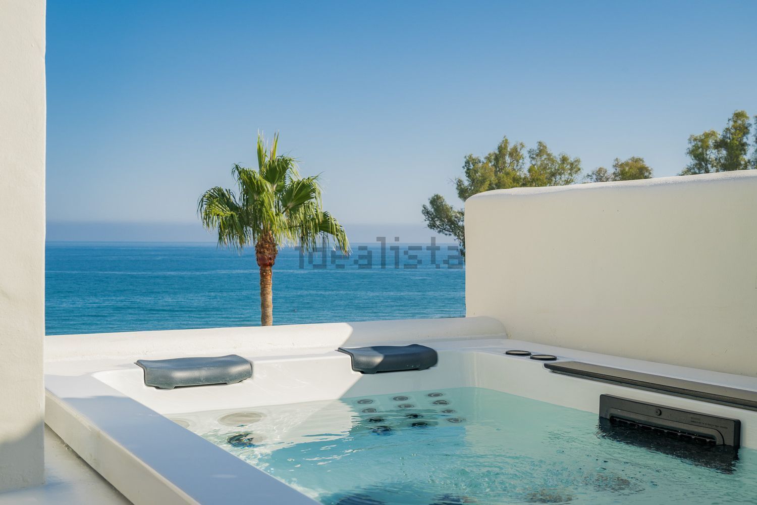 Duplex em primeira linha de praia em Estepona — Vista mar