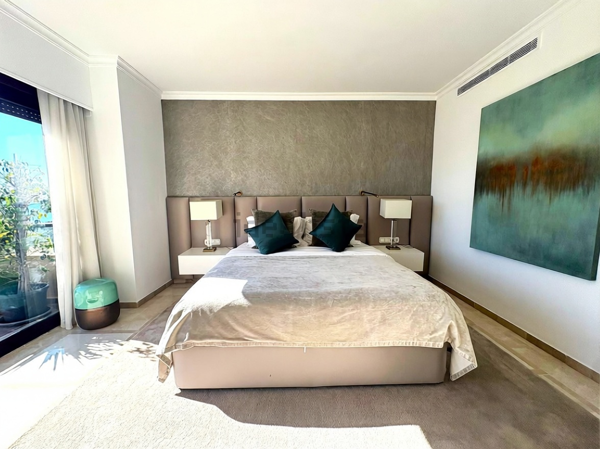 Ático em primeira linha de mar em Estepona — Quarto
