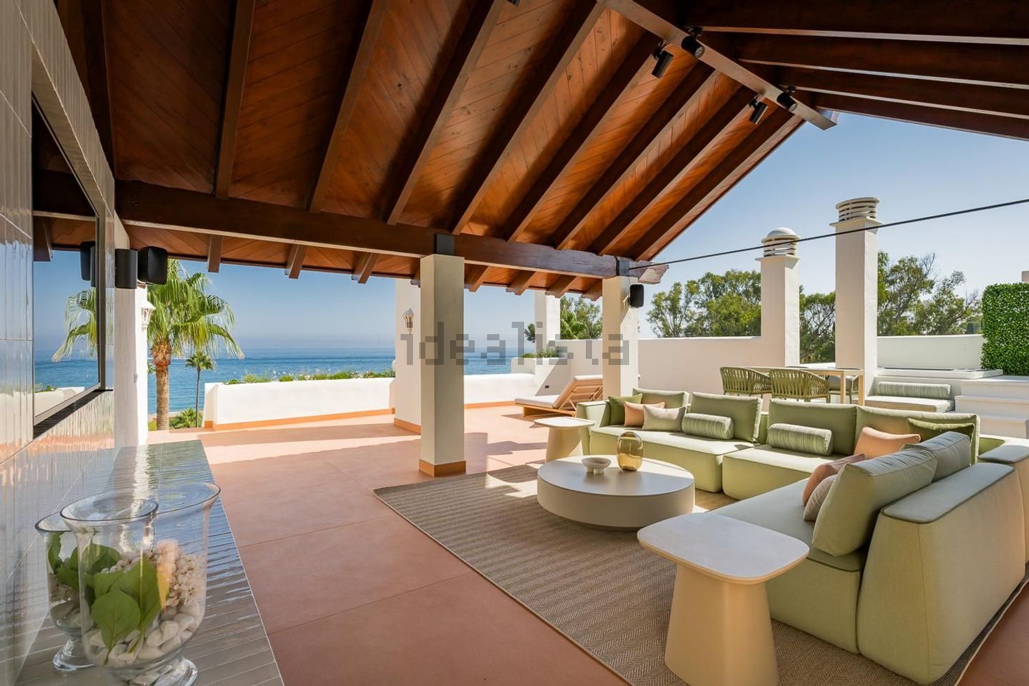 Seafront attic in Estepona