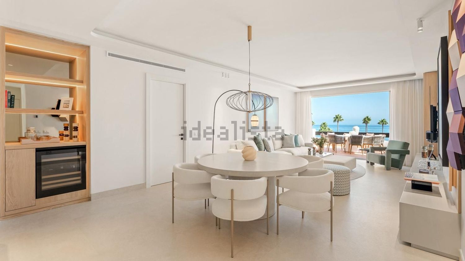 Seafront attic in Estepona — Living room