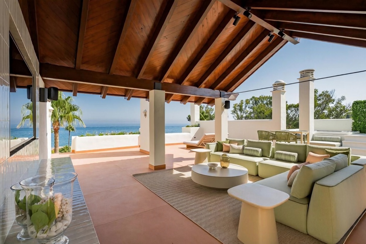 Appartement en attique en première ligne de mer à Estepona