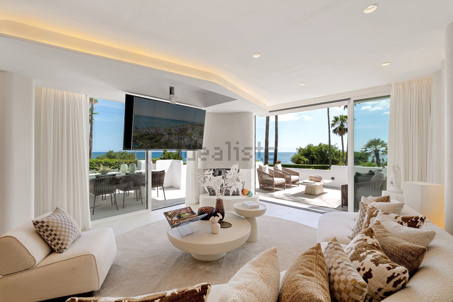 Maison avec accès direct à la plage à Estepona — Séjour