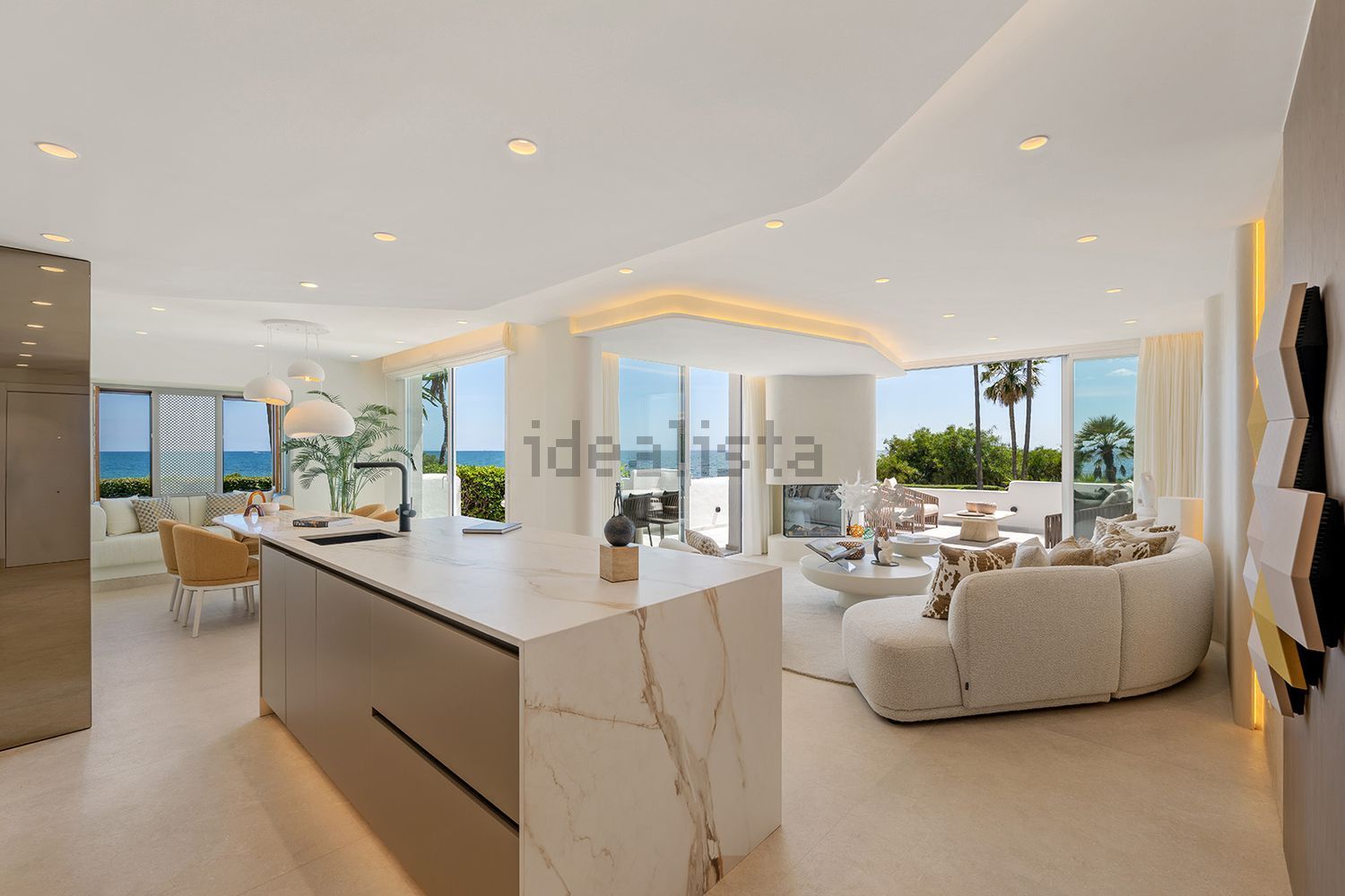 House with direct beach access in Estepona — Kitchen