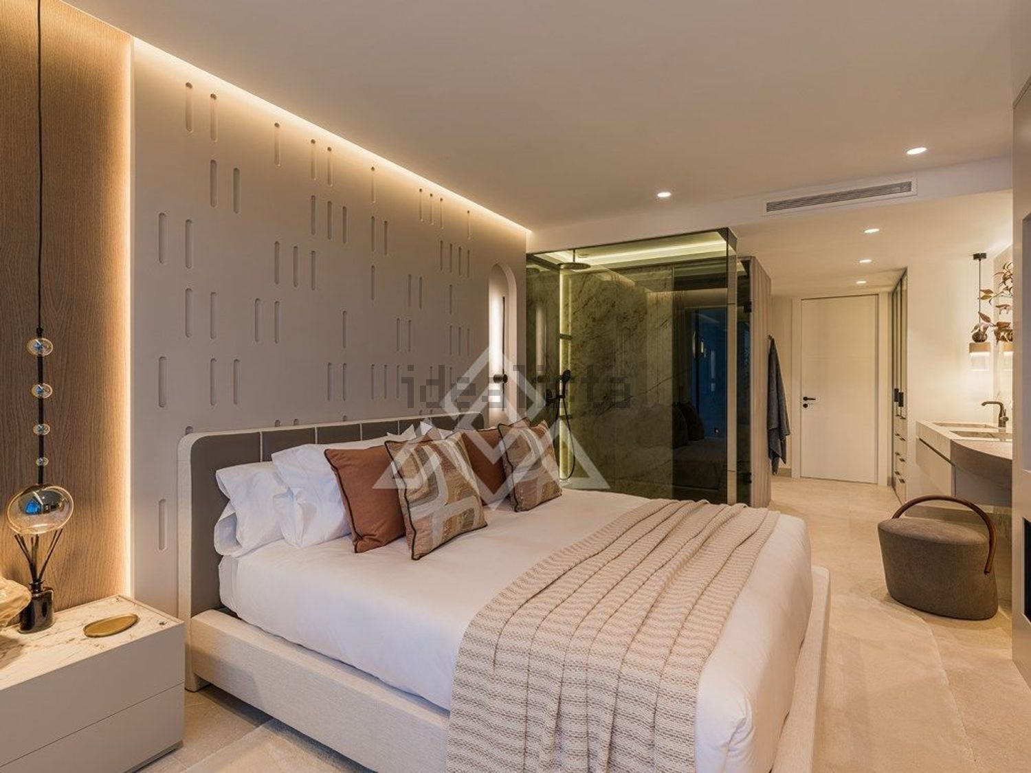 Beachfront flat in Estepona — Bedroom