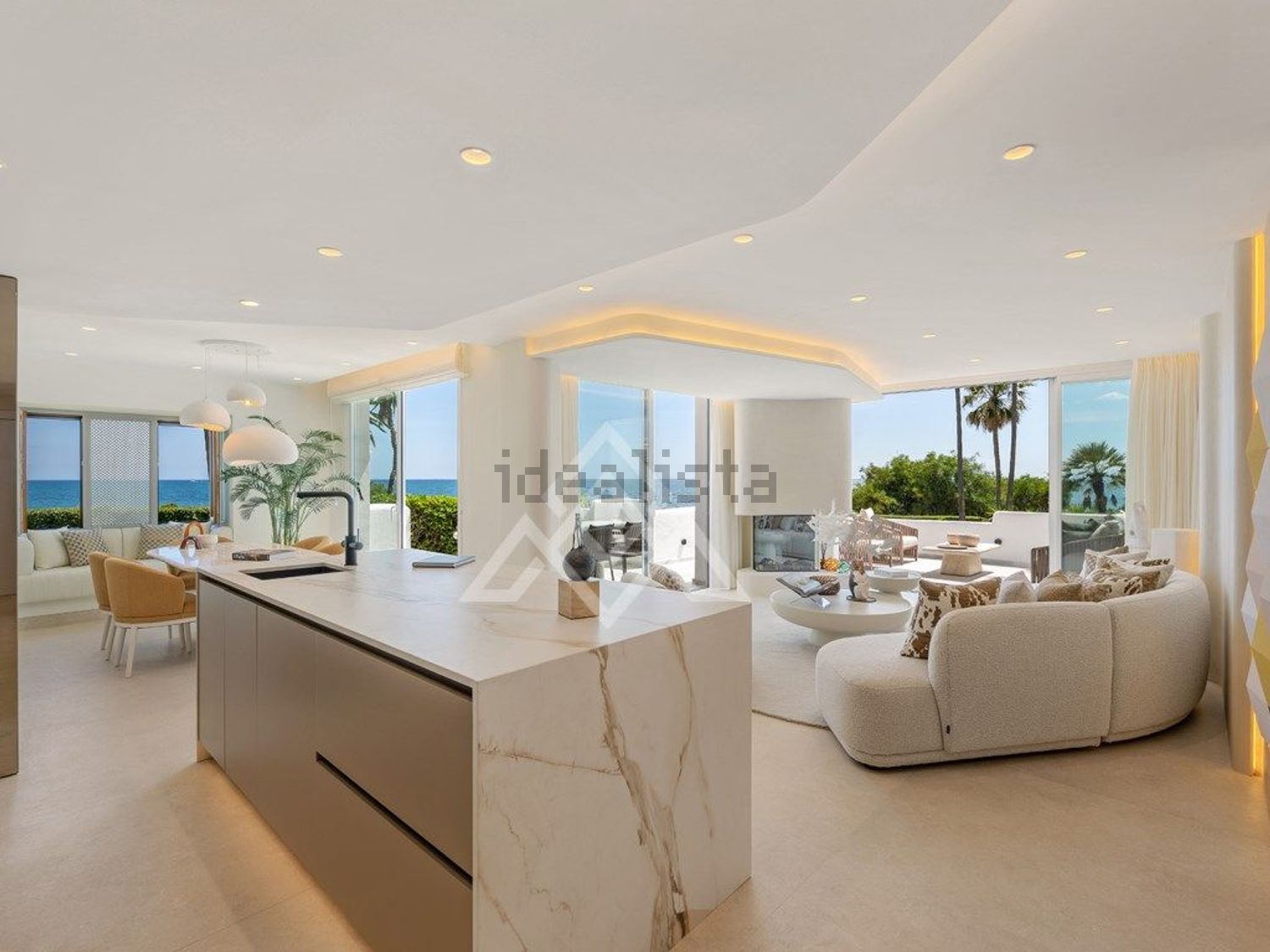 Beachfront flat in Estepona — Kitchen