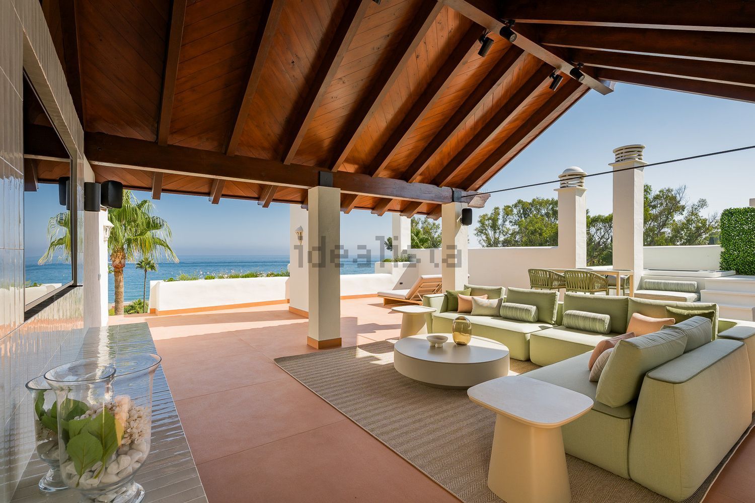 Beachfront duplex in Estepona