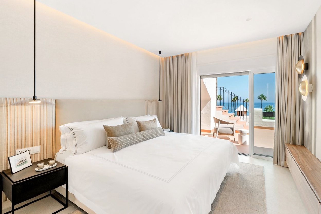 Ático em primeira linha de mar em Estepona — Quarto