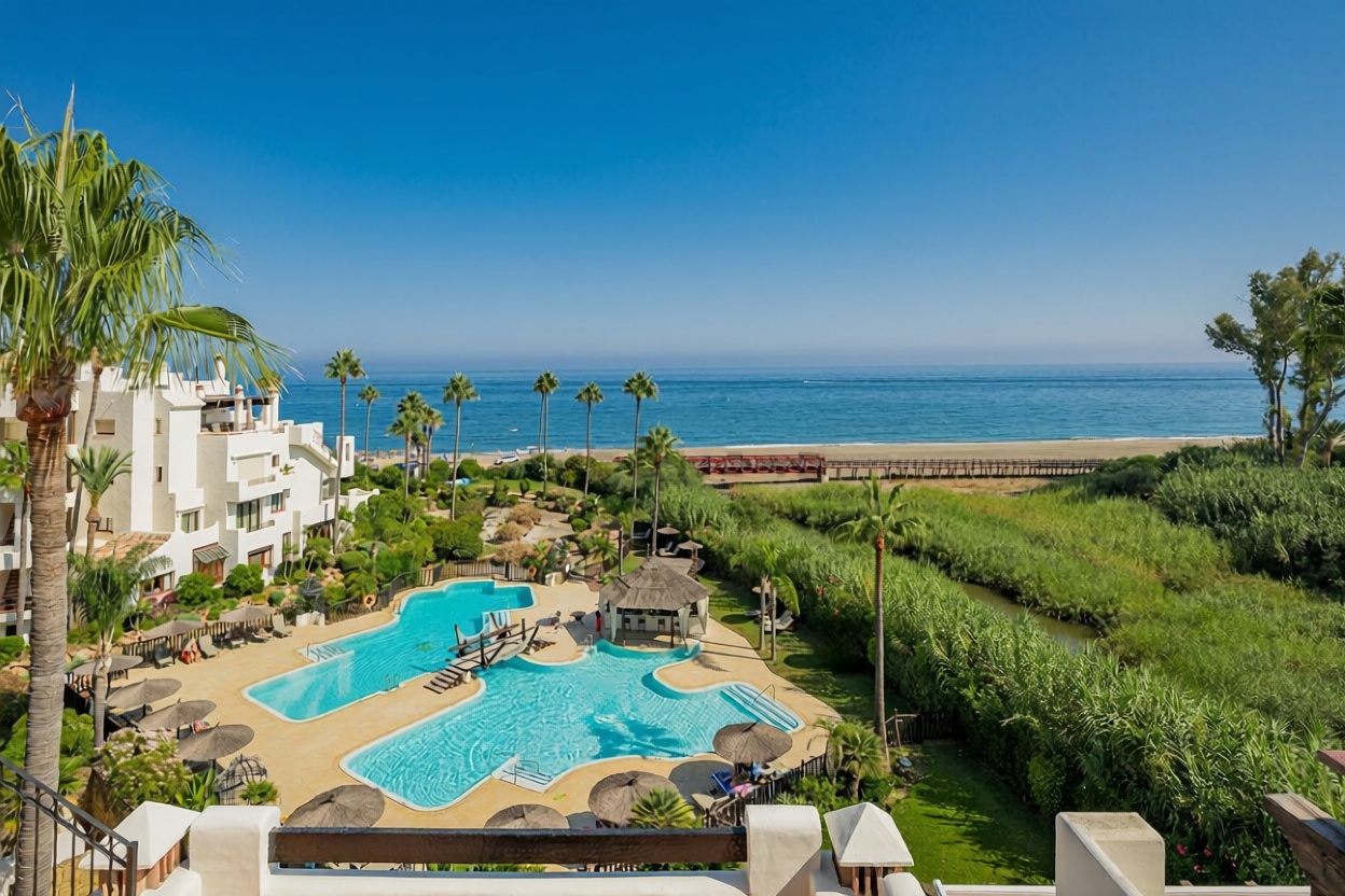 Ático em primeira linha de mar em Estepona — Vista mar
