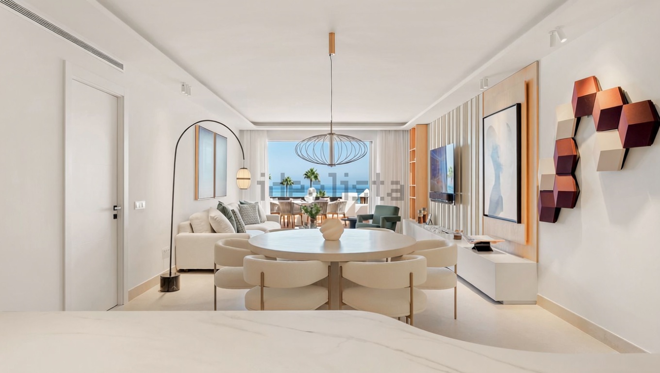 Ático em primeira linha de mar em Estepona — Sala