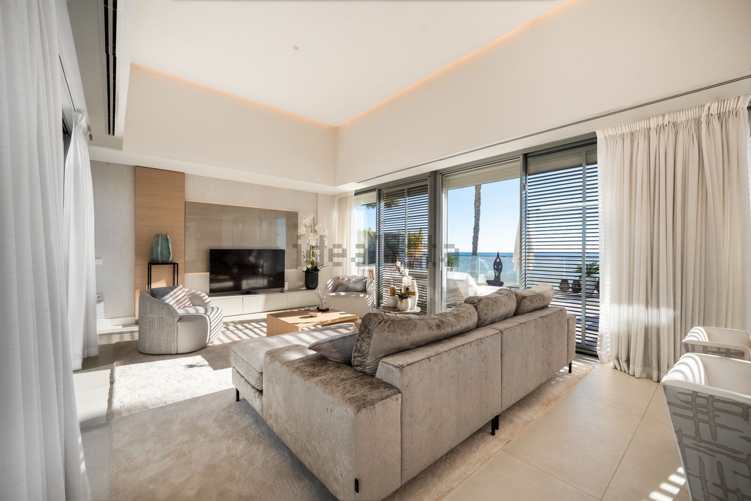 Chalet avec accès direct à la plage à Estepona — Séjour