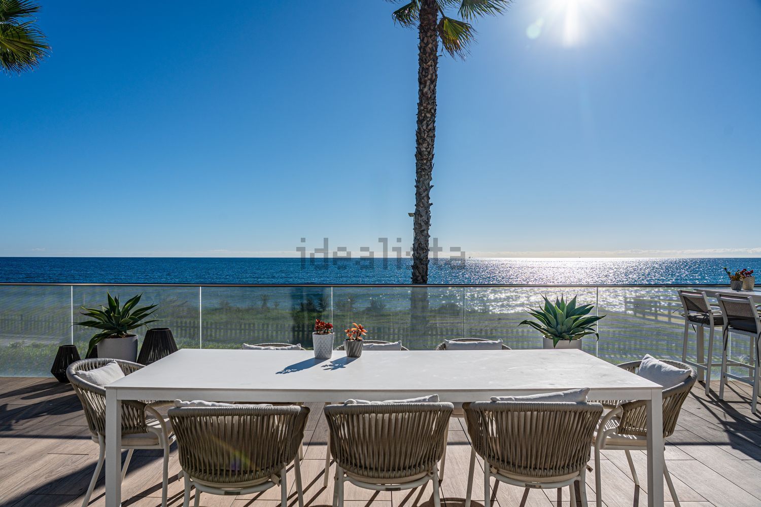 Chalet avec accès direct à la plage à Estepona — Terrasse mer