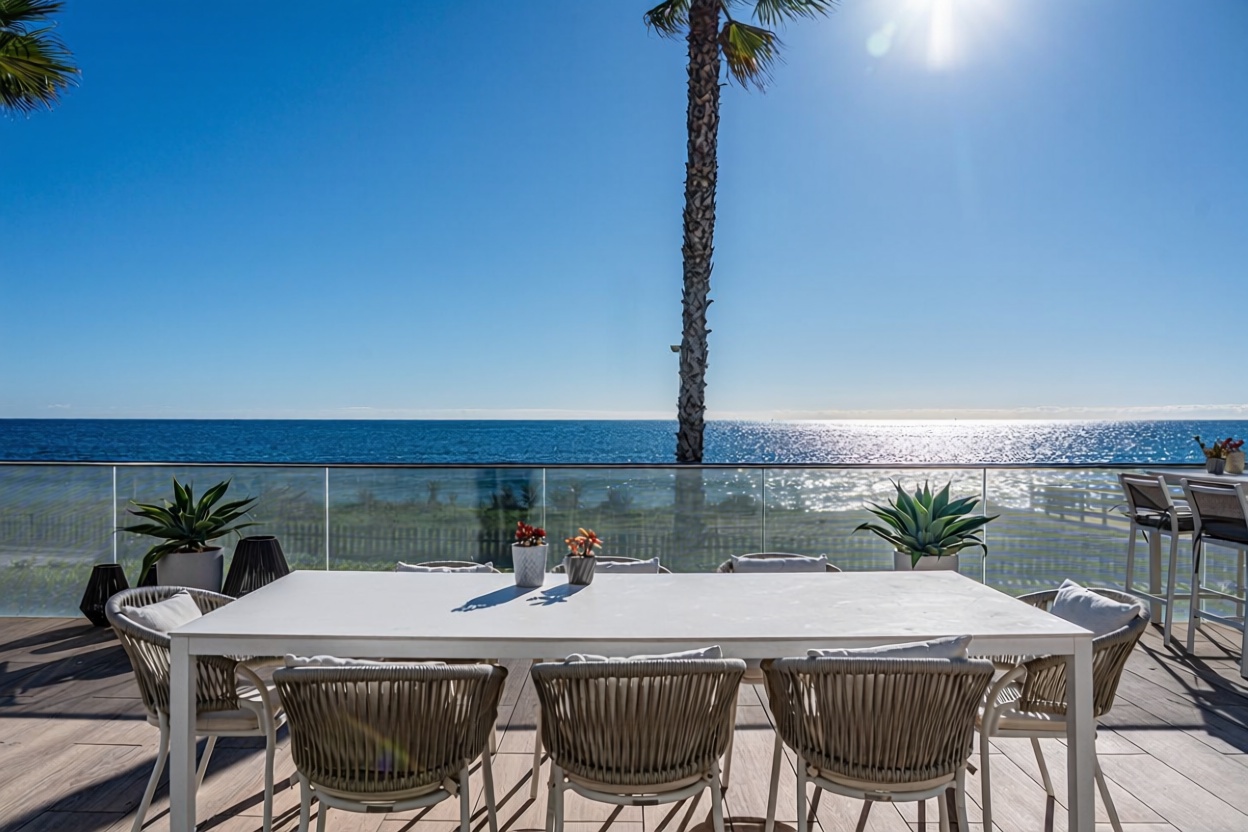 Chalet com acesso direto à praia em Estepona — Terraço mar